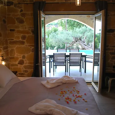 Antonousa - Private Pool Oasis Villa *