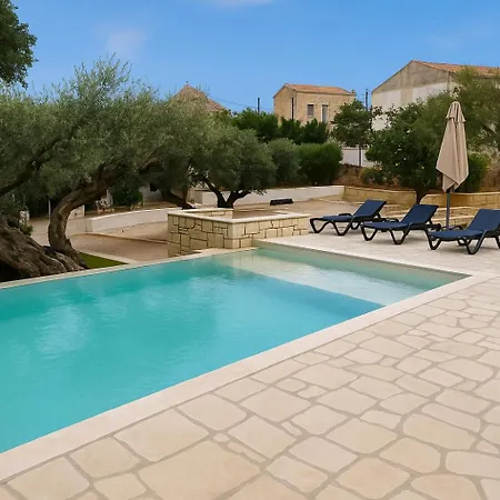 Antonousa - Private Pool Oasis